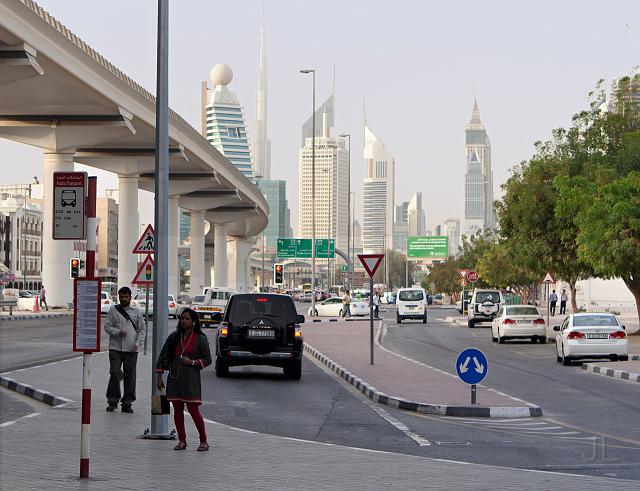 IMG_3376.jpg - V dálce Sheikh Zayed road